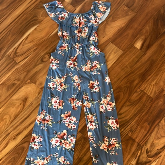 Chenault girl Other - Girls stretchy blue floral jumpsuit